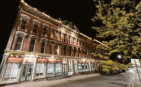 Historic Plaza Hotel